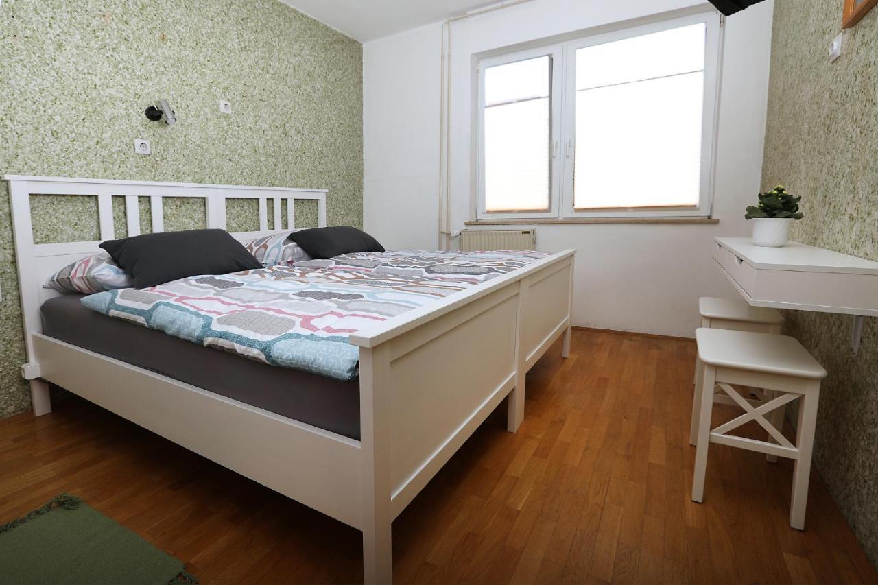 Gorenja Vas  Apartma Dolinar מראה חיצוני תמונה