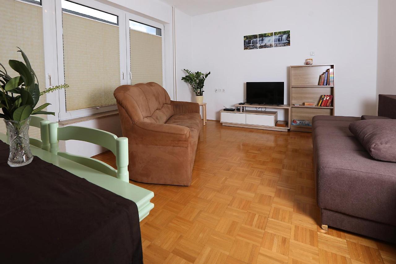 Gorenja Vas  Apartma Dolinar מראה חיצוני תמונה
