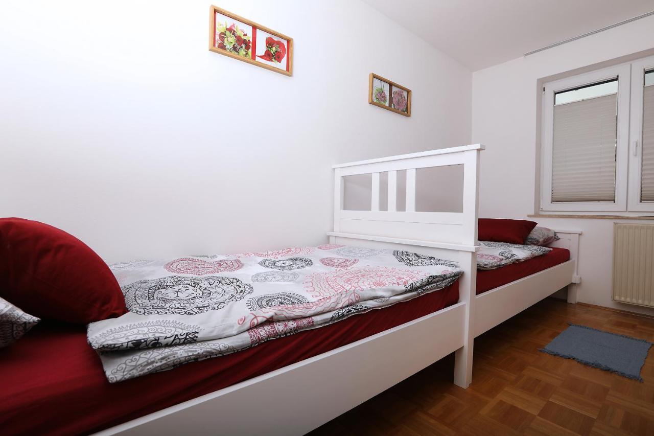 Gorenja Vas  Apartma Dolinar מראה חיצוני תמונה